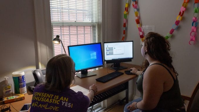 Students can de-stress at The Well’s new biofeedback Resilience Lab Resilience Lab Isaac 9 678x381 - Students can de-stress at The Well’s new biofeedback Resilience Lab