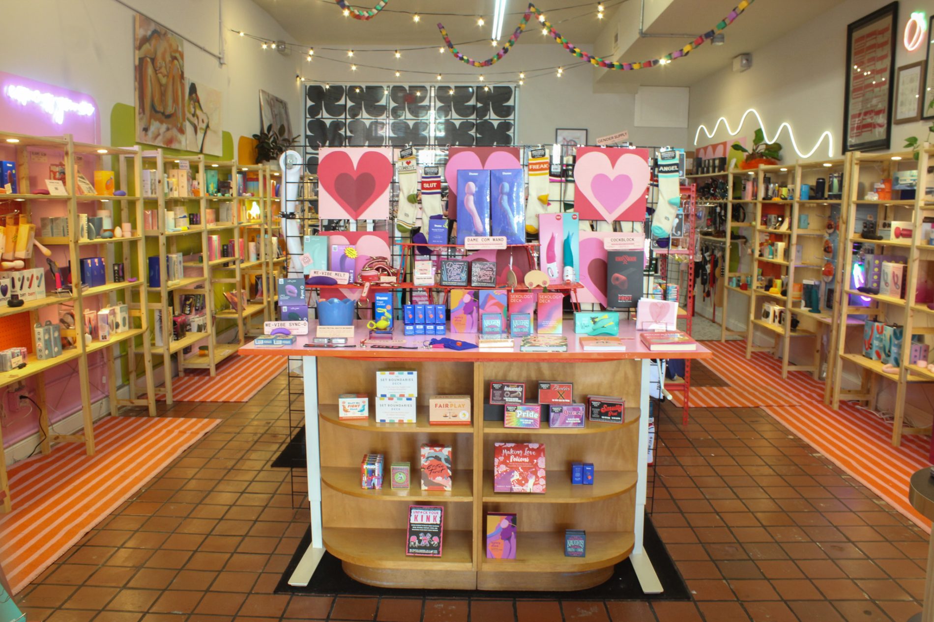 Queer-owned sex shop redefining pleasure, inclusivity opens in Richmond The Commonwealth Times Queer-owned sex shop redefining pleasure, inclusivity opens in Richmond The Commonwealth Times